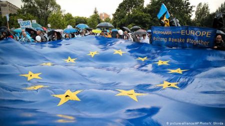 Η Ευρώπη συνομιλεί με τον …εαυτό της