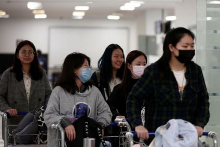 Νέος κοροναϊός: πως προήλθε, πως μεταδίδεται, ποια τα συμπτώματα, ποιοι οι κίνδυνοι