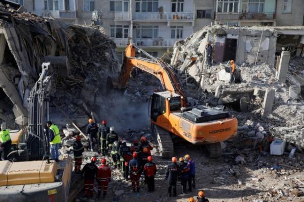 Τούρκος υπουργός: Περιμένουμε σεισμό 7,5 Ρίχτερ στην Κωνσταντινούπολη