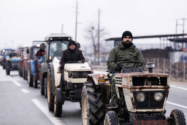 Καρδίτσα: Οι αγρότες κατέβασαν τα τρακτέρ στους δρόμους