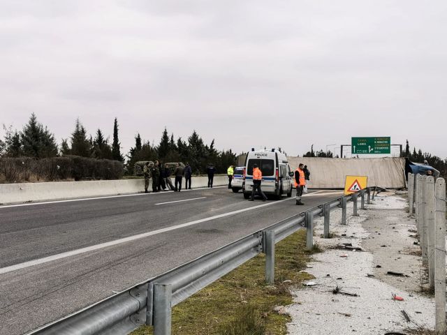 Θεσσαλονίκη: Σύγκρουση 7 οχημάτων μετά την εκτροπή νταλίκας στην Εγνατία