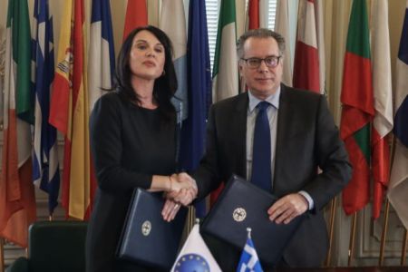 Η υπογραφή έδρας για τo EASO διπλασιάζει το προσωπικό του οργανισμού στην Ελλάδα