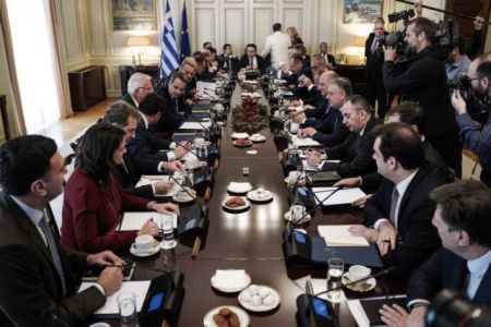 Με διπλά συγχαρητήρια ξεκίνησε το Υπουργικό Συμβούλιο