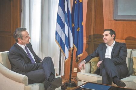 Εγκλωβισμένος ο ΣΥΡΙΖΑ στις επιλογές Μητσοτάκη