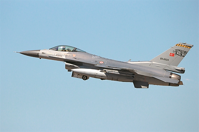 Καπέλα, οροσειρές και… γεράκια