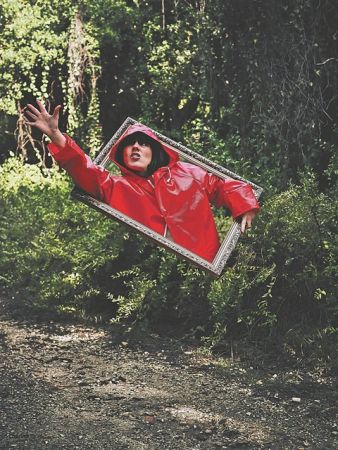 Σοβαρή ιστορία με ανάλαφρους ήρωες