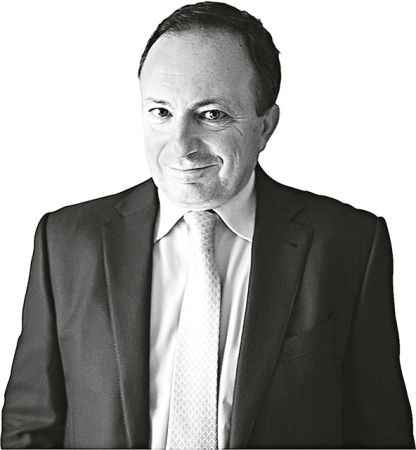 «Να ξαναβρεί το Μέγαρο την παλαιά του αίγλη!»