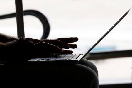 Nέα διαδικτυακή απάτη: Ψεύτικοι διαγωνισμοί, κληρονομιές και βραβεία
