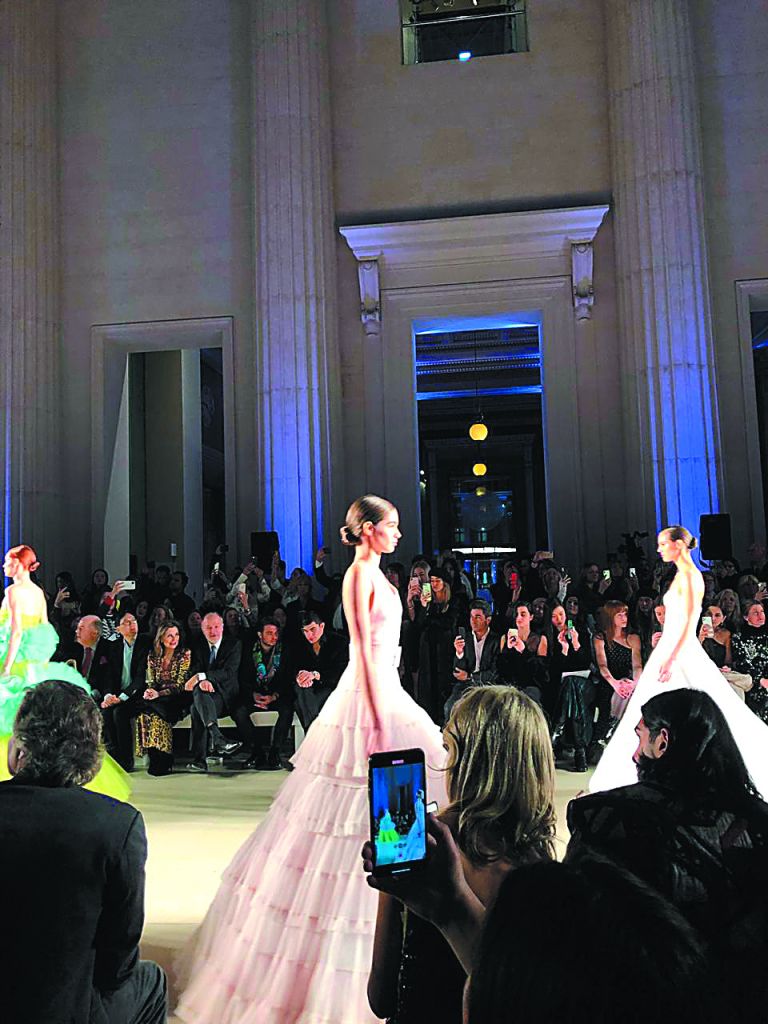 Η υψηλή ραπτική θριάμβευσε στο Λονδίνο