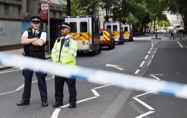 Συναγερμός στο Λονδίνο: Ένοπλη επίθεση με νεκρό και πολλούς τραυματίες