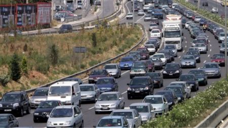Μποτιλιάρισμα λόγω τροχαίου στην εθνική οδό Αθηνών-Λαμίας