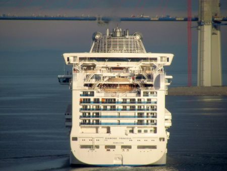 Κορωναϊός: Σε «καραντίνα» κρουαζιερόπλοιο με περισσότερους από  3.700 επιβαίνοντες
