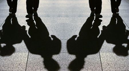 Συμμορία ανήλικων λήστευε μαθητές