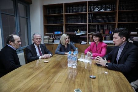 Γεννηματά: Ανίκανη η κυβέρνηση να λύσει το θέμα των εκκρεμών συντάξεων