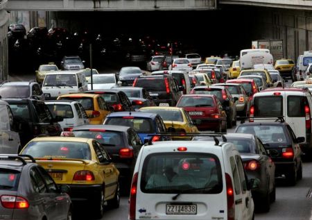 Κυκλοφοριακό χάος στους δρόμους της Αττικής