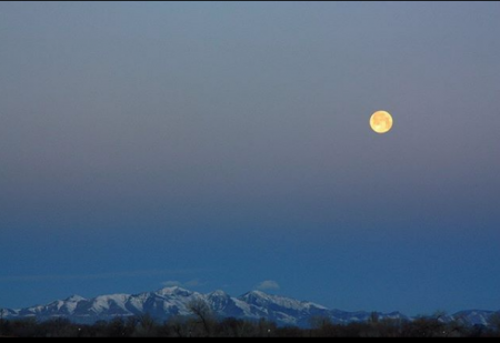 Πανσέληνος του χιονιού: Απόψε το πρώτο σούπερ-φεγγάρι του 2020