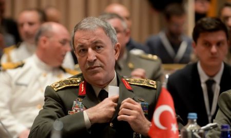 Προκλητικός Ακάρ : Μη δοκιμάζετε τη δύναμη της Τουρκίας – Παράνομη η στρατιωτικοποίηση 16 νησιών