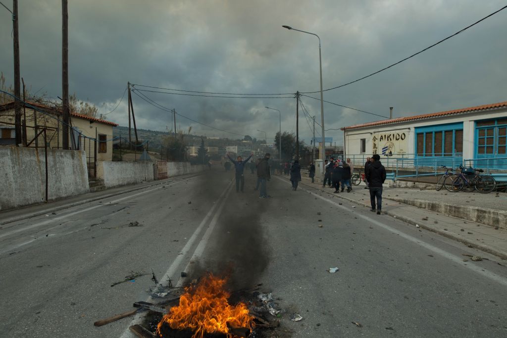 Guardian για Προσφυγικό: Πυριτιδαποθήκη έτοιμη να εκραγεί η Λέσβος