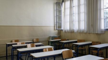 Προκαλεί σοκ το βίντεο-ντοκουμέντο με τον ξυλοδαρμό του 16χρονου μαθητή