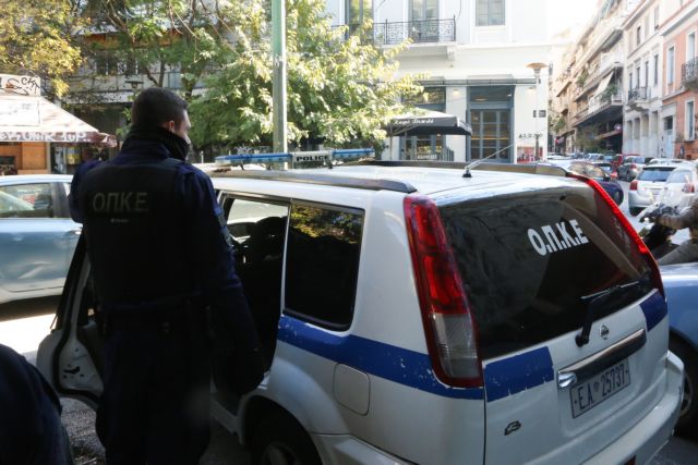 Αστυνομική επιχείρηση για ναρκωτικά με προσαγωγές και συλλήψεις στα Εξάρχεια