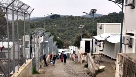 Αντιδράσεις στα νησιά για τη δημιουργία κλειστών δομών φιλοξενίας προσφύγων και μεταναστών