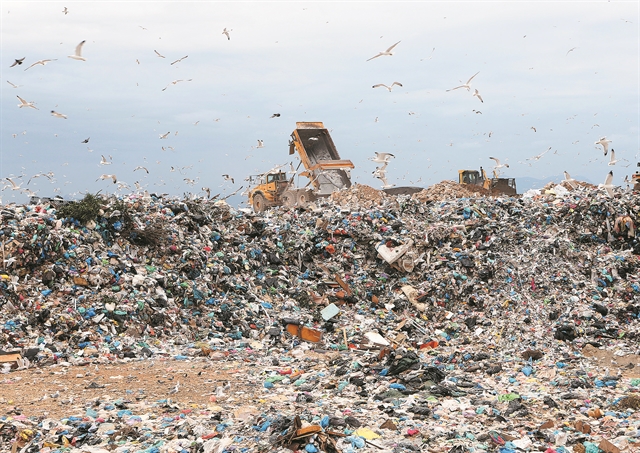 Αγώνας δρόμου για 40 νέες μονάδες σκουπιδιών