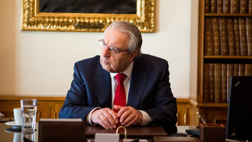 Ο καθηγητής Γεώργιος Μπαμπινιώτης πρόεδρος της Επιτροπής στην Κύπρο για το 2021