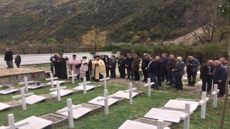 Τελετή ενταφιασμού οστών Ελλήνων πεσόντων στην Αλβανία