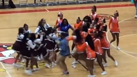 ΗΠΑ: Απίστευτες σκηνές βίας σε μαθητικό αγώνα μπάσκετ