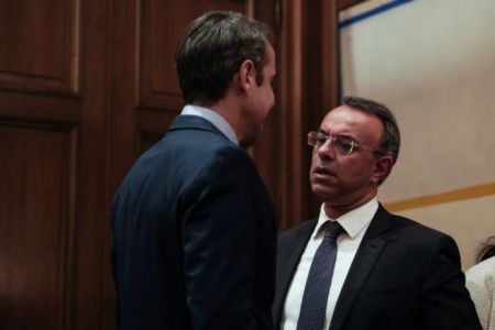 Πλεονάσματα και «μνημονιομανείς»