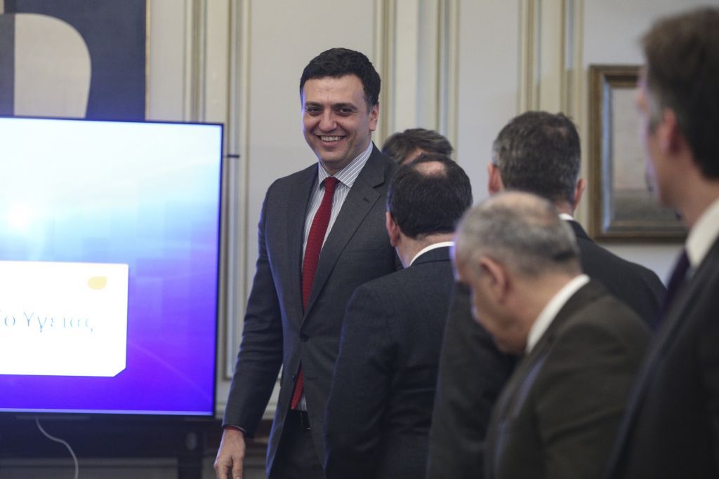 Συνάντηση Κικίλια με την ελληνική επιστημονική ομάδα για τον κορωνοϊό