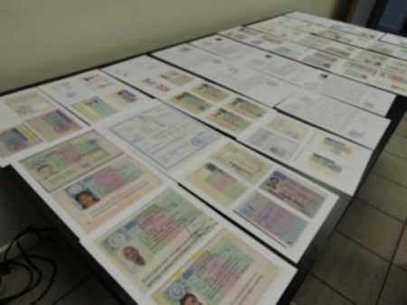 Κύκλωμα πλαστογράφησης διαβατηρίων με έξι αστυνομικούς, στα «δίχτυα» των αδιάφθορων της ΕΛ.ΑΣ.