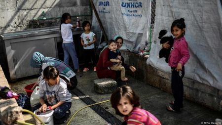 «Σύνδρομο παραίτησης» για πολλά από τα 6.000 προσφυγόπουλα της Μόρια