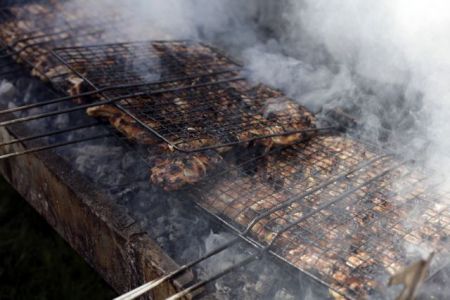 Τσικνίζουν στο Μαξίμου οι καθαρίστριες του Δρομοκαΐτειου