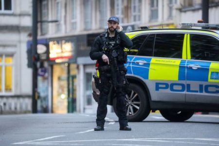 Επίθεση με μαχαίρι δέχθηκε άνδρας σε τέμενος στο βόρειο Λονδίνο