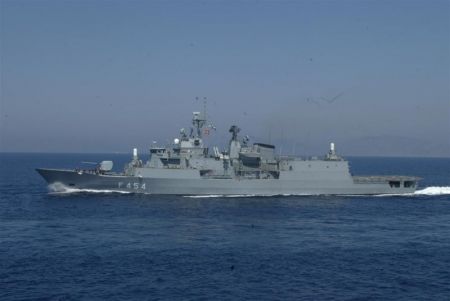 Eλληνογαλλική συμμαχία: Ο Διοικητής της Task Force 473 στη Φρεγάτα Ψαρά