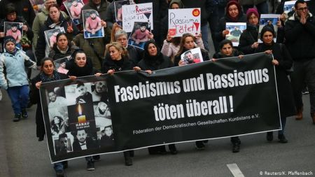 «Η Γερμανία έχει τεράστιο πρόβλημα με τον ναζισμό»