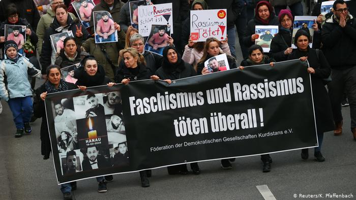 «Η Γερμανία έχει τεράστιο πρόβλημα με τον ναζισμό»