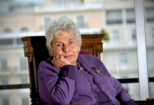 Έφυγε από τη ζωή η Κική Δημουλά