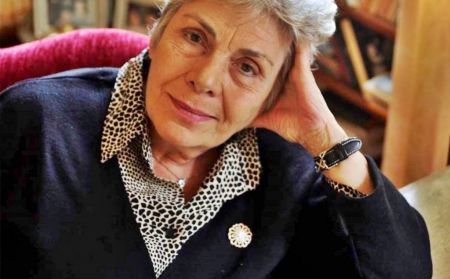 Κική Δημουλά: Η ποιήτρια που εξύμνησε την απώλεια του χρόνου και τη φθορά