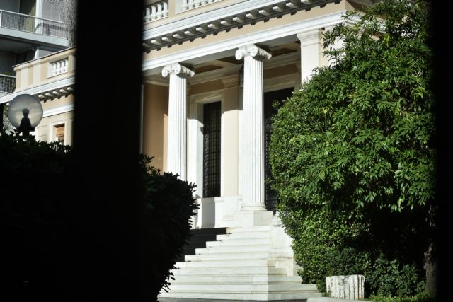 Μαξίμου: Στο τραπέζι η ενίσχυση των μέτρων πρόληψης για κορωνοϊό