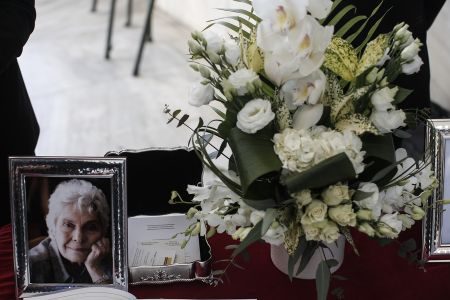 Αποχαιρετισμός στην Κική Δημουλά