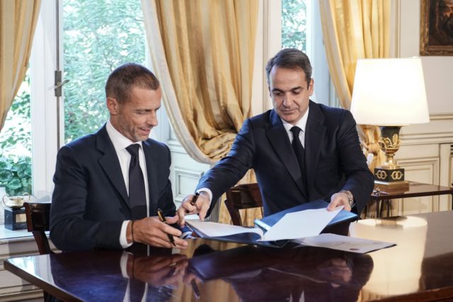 Συμφωνία κυβέρνησης με UEFA-FIFA για το ποδόσφαιρο – Δηλώσεις Πέτσα