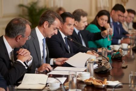 Το προσφυγικό στο επίκεντρο του Υπουργικού που συνεδριάζει στις 13.00