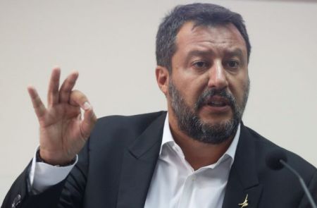 Σαλβίνι: Ζητά παραίτηση Κόντε και κυβέρνησης εθνικής ενότητας λόγω Κορωνοϊού