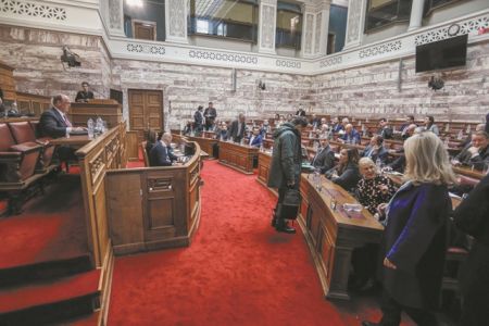 Συντεταγμένη έξοδος του ΤΧΣ από τις τράπεζες