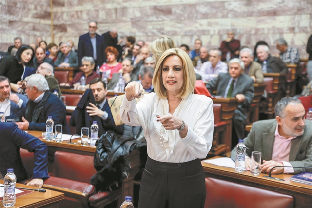 Επίθεση στον «τεχνητό δικομματισμό»