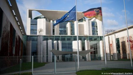 Προσφυγικό: Δεν καταδικάζει το Βερολίνο το άνοιγμα των τουρκικών συνόρων