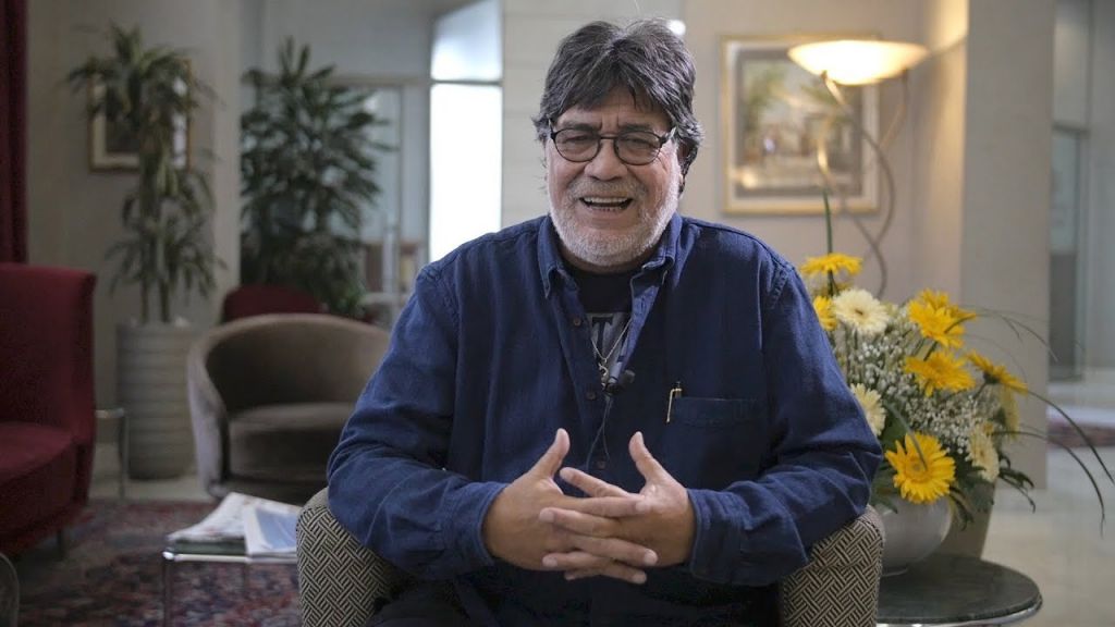 Ο κορωνοϊός χτύπησε και τον συγγραφέα Λουίς Σεπούλβεδα