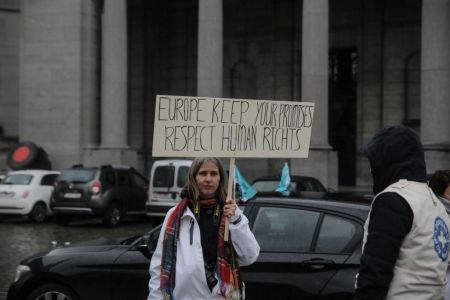 Διεθνής Αμνηστία: Η Ευρώπη «φρούριο» που ποινικοποιεί την αλληλεγγύη